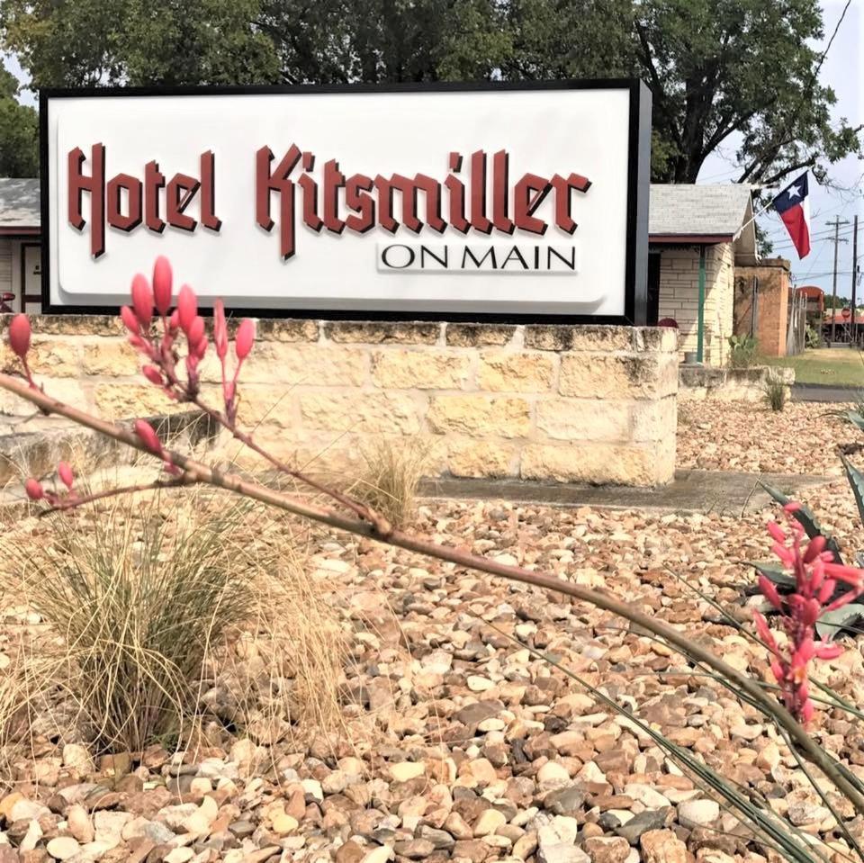 Kitsmiller On Main Motel Fredericksburg